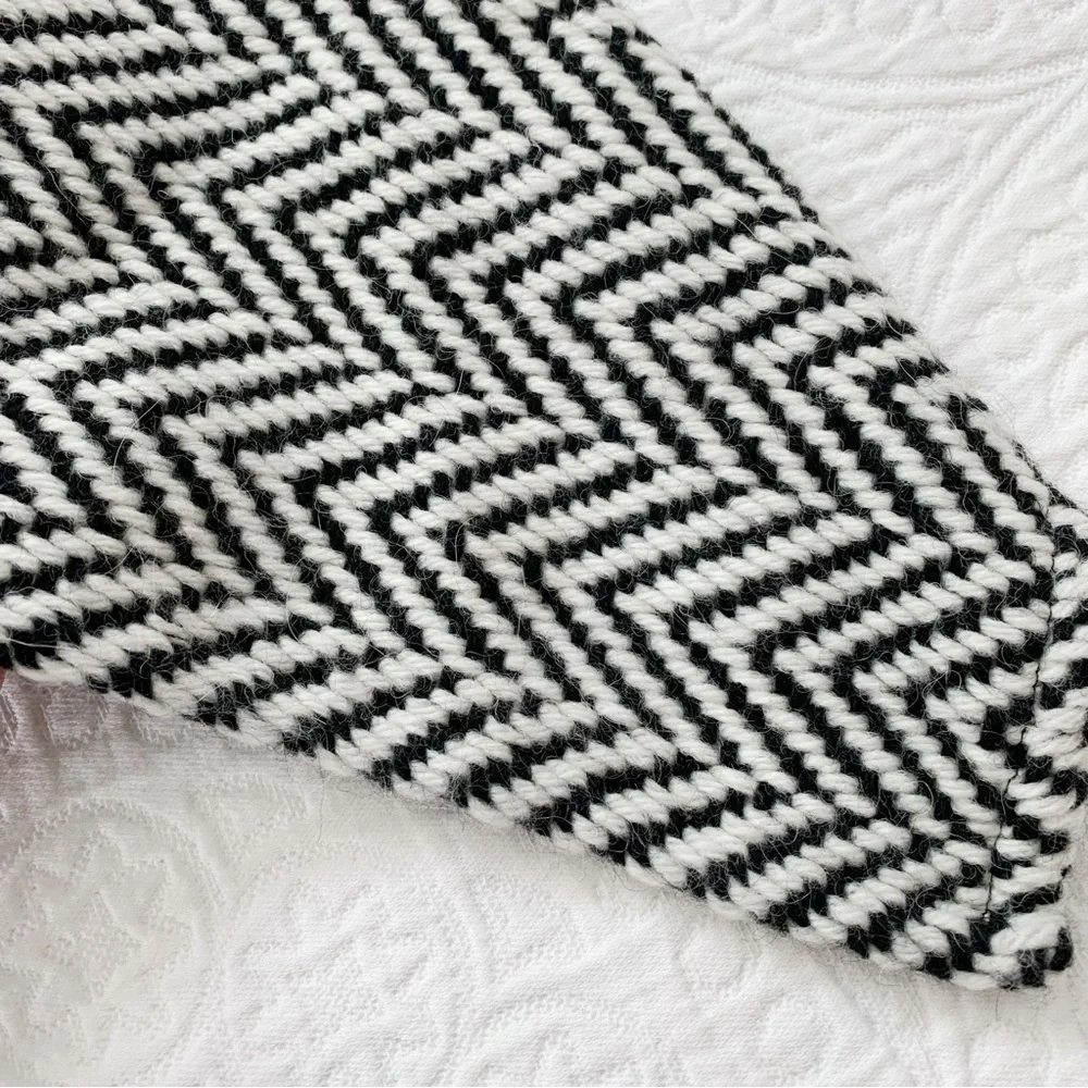 John Branigan Irish Wool Collared Cape / Wrap, Black & White‎
